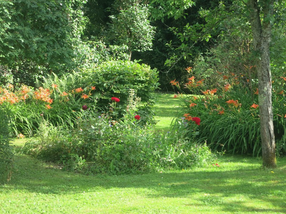 Hotel Les Jardins De Lily Saint-Léonard-de-Noblat Exterior foto